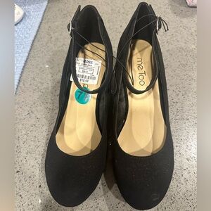 me too Black Ankle-Strap Round-Toe Pumps